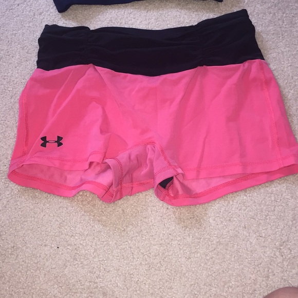 Spandex underarmour pants and a green and blue bra - Picture 3 of 7
